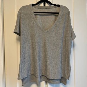 Beyond Yoga Grey Light Tee with Splits, Size L